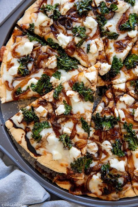 Quinoa Pizza Crust, Baked Sweet Potato Wedges, Kale Pizza, Balsamic Drizzle, Pizza Vegana, Onion Pizza, Goat Cheese Pizza, Pizza Ideas, Sweet Potato Wedges