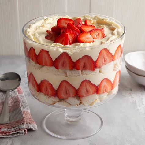 I won first prize in a dairy recipe contest with this tasty strawberry trifle. You can double the recipe and make two for large groups. —Norma Steiner, Monroe, Wisconsin Traditional Easter Desserts, Trifle Cake, Trifle Dessert Recipes, Strawberry Trifle, Trifle Recipes, Strawberry Dessert Recipes, Shortcake Recipe, Trifle Desserts, Dessert Simple