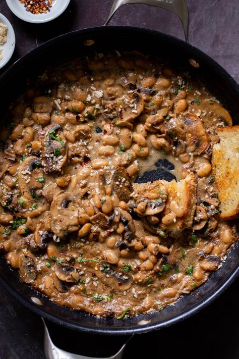 Vegan Stroganoff, Legumes Recipes, Vegan Sour Cream, One Pot Meal, Vegan Soups, White Bean, Bakery Bread, Vegan Condiments, Veggie Dishes