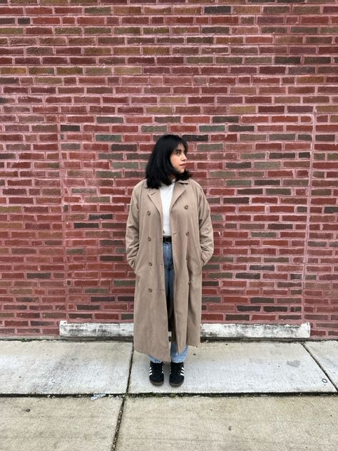 vintage london fog trench coat paired with levis 505’s and sambas London Fog Trench Coat Outfit, Short Hair With Wispy Bangs, Hair With Wispy Bangs, Vintage Winter Outfit, Vintage Winter Outfits, London Fog Trench Coat, Vintage Trench Coat, Trench Coat Outfit, Coat Outfit