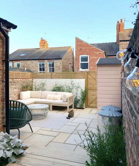 Victorian Terrace Garden Back, Terrace House Garden, Terraced House Garden, Victorian Terrace Garden, Small Garden Plans, Terrace House Exterior, Victorian House Renovation, Pastel Interiors, Small Backyard Garden Design