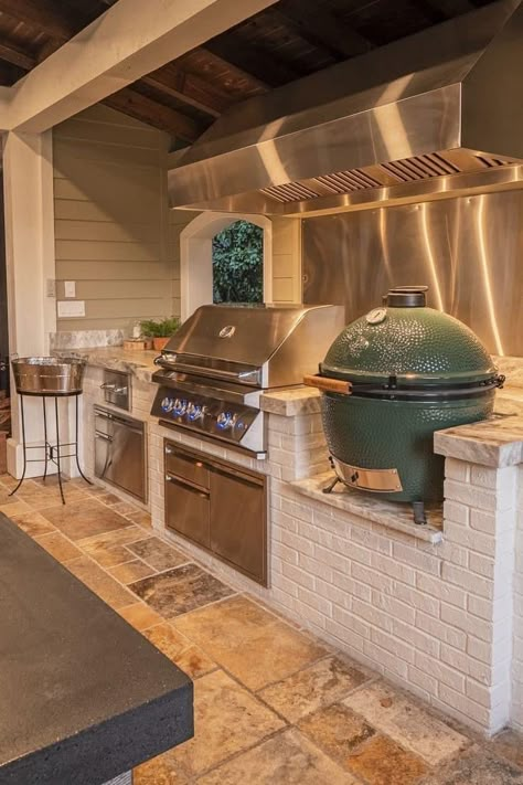 Outdoor Pizza Oven On Deck, Outdoor Grill Design Ideas, Outdoor Covered Patio With Fireplace And Kitchen, Vintage Outdoor Kitchen, Outdoor Covered Grill Area, Outdoor Grill Backsplash, Outdoor Kitchen Porch, Covered Patio Kitchen Ideas Outdoor, Outdoor Kitchen Next To Pool