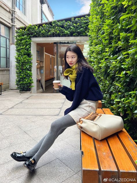 Grey Tights Outfit Winter, Grey Stockings Outfit, Grey Pantyhose Outfits, Grey Tights Outfit Leggings, Grey Tights Outfit, Tights Outfits Leggings, Gray Tights Outfit, Pantyhose Outfit, Gray Tights