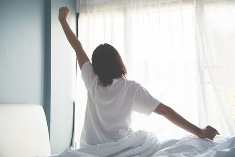 What Trying to Be a Morning Person Taught Me About Decision-Making and Fear Sleep Late, Bedtime Ritual, Sleep Early, Morning Habits, Sleeping Habits, Improve Sleep Quality, Circadian Rhythm, Jumping Jacks, Lack Of Sleep