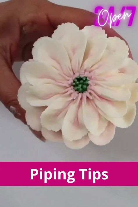 Mini Cupcakes Ideas Elegant, Flower Cupcakes Piping Tips, Making Icing Flowers, Piping On Cookies, Buttercream Icing Flowers, Flower Cupcake Frosting, Petal Tip Cake Decorating, Russian Piping Tips Cake Ideas, Flower Piping Cupcakes