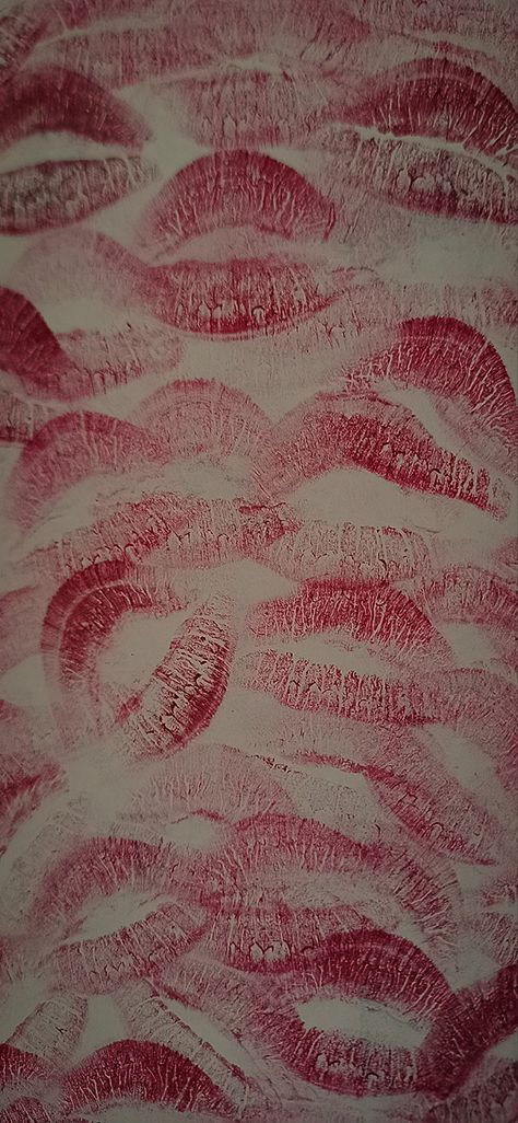 Lipstick Art On Paper, Lipstick On Paper, Lipstick Stain Aesthetic, Kisses On Paper, Lolirock Mephisto, Paper Aesthetic, Lipstick Mark, Lipstick Art, Lipstick Stain