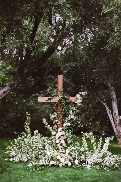 Cross Florals For Wedding, Floral Ceremony Decor, Wedding Cross Altar Outdoor Ceremony, Cross Arbor Wedding, Cross Altar Wedding, Ceremony Cross With Flowers, Cross With Florals Wedding, White Cross Wedding Alter, Wedding Cross Flowers Ceremony Backdrop