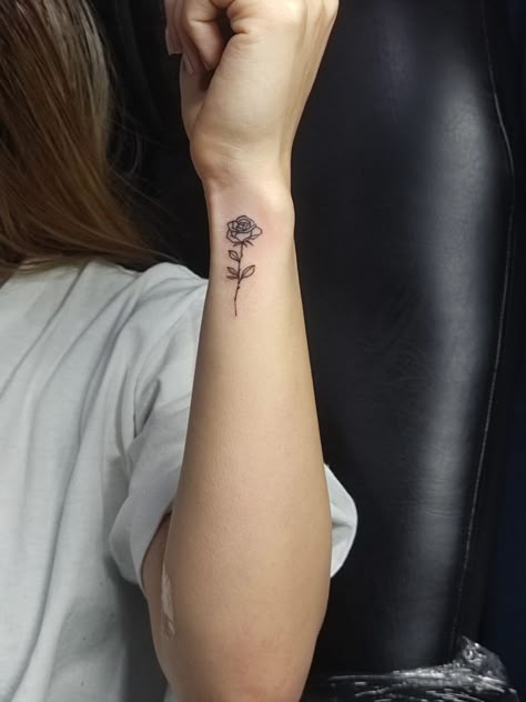 Rose On Wrist Tattoo, Besties Ideas, Rose Tattoo Forearm, Tattoo On Wrist, Simple Arm Tattoos, Rose Hand Tattoo, 2024 Board, Small Girly Tattoos, Rose Tattoos For Women