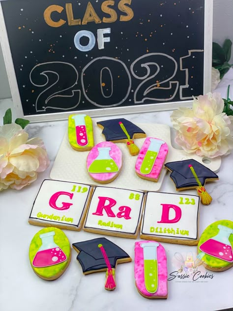 Biology Graduation Party Ideas, Health Science Graduation Party, Biology Grad Party, Chemistry Graduation Party, Chemistry Grad Cap, Chemistry Graduation Pictures, Biology Graduation Party, Chemistry Party Decorations, Science Graduation Party