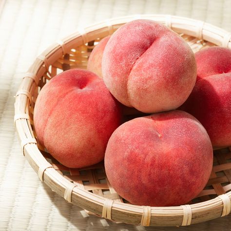 Benefits Of Peaches, Best Fruits For Diabetics, Fruit Facts, Fruit For Diabetics, Cholesterol Lowering Foods, Peach Fruit, Canned Peaches, Peach Recipe, Healthy Benefits