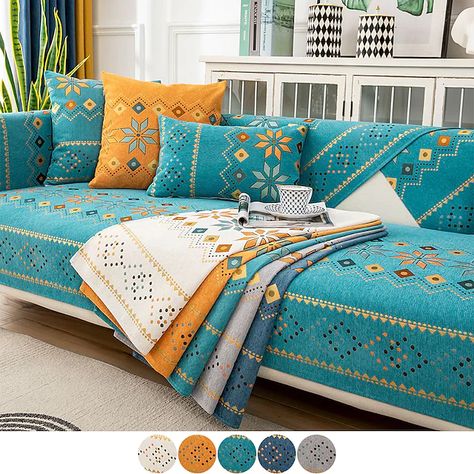 Cushions on sofa color schemes