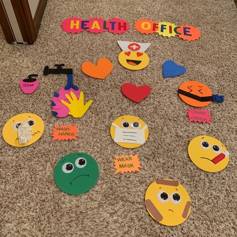 Nursing Home Door Decorations Ideas, Bulletin Board Ideas For School Nurse, School Nurse Bulletin Board Elementary, Health Classroom Decor, Elementary Nurse Office, School Nurse Door Decoration, Nurse Door Decorations, School Nurse Bulletin Boards, School Nurse Office Ideas