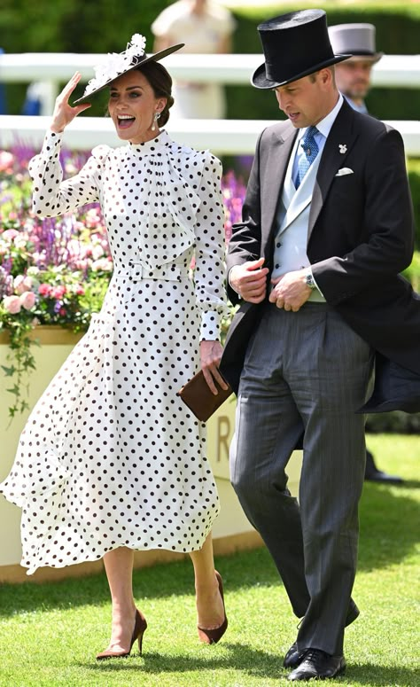 Kate Middleton Stil, Ascot Outfits, Düşes Kate, Herzogin Von Cambridge, Dots Outfit, Looks Kate Middleton, William E Kate, Prins William, Kate Princess