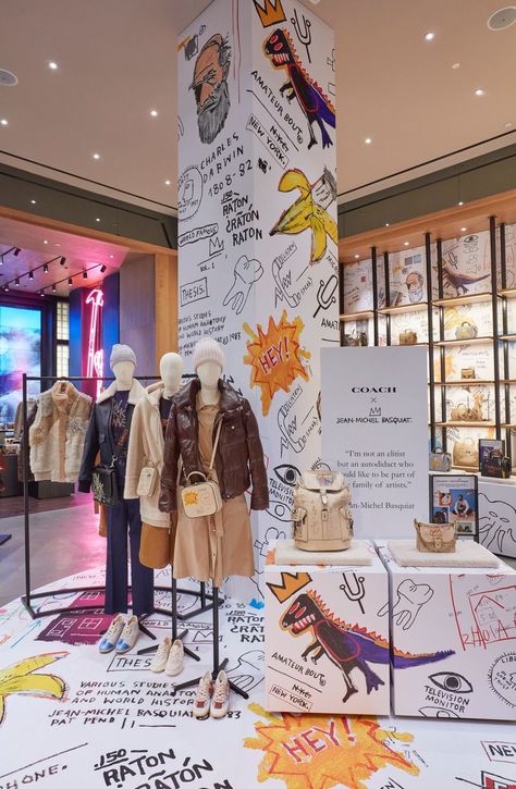 Retail Pop Up Store, Basquiat Photo, Pop Up Stand Ideas, Souvenir Shop Design, Fashion Exhibition Display, Fitting Room Design, Creative Retail Display, Merchandise Display Ideas, Visual Merchandising Fashion