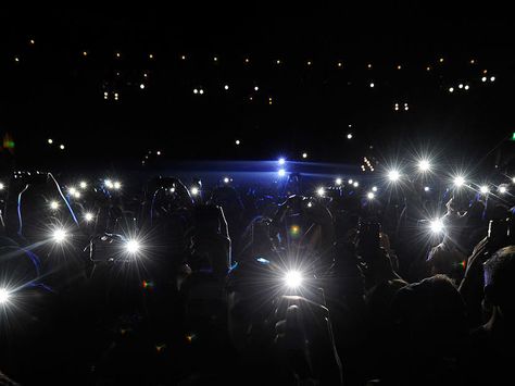 A New Apple Patent Could Block Fans From Taping At Shows #photography #iphoneography http://www.npr.org/sections/therecord/2016/06/30/484064393/a-new-apple-patent-could-block-fans-from-taping-at-shows Phone Lighting, Space Boy, Concert Venue, Music Business, Video Capture, Taking Photos, Music Wallpaper, Aesthetic Images, Light Show