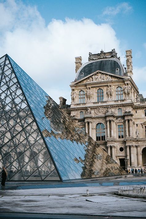 Photo of The Louvre Museum in Paris, France · Free Stock Photo Louvre Museum Photography, The Lourve Museum, France Buildings, Architecture Motivation, French Motivation, Paris Wallpapers, Louvre Art, Paris Scrapbook, 2023 Illustration