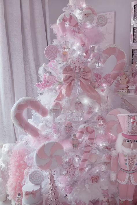 Christmas Tree Ideas Preppy, Christmas Decor Ideas Coquette, Ornaments For Pink Christmas Tree, Christmas Decor Pink And White, Pink White And Gold Christmas Decor, Pink Candyland Christmas, White Christmas Tree With Pink Decor, White Tree With Pink Ornaments, White Christmas Tree Pink Decorations