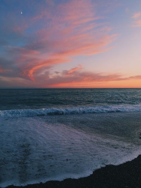 La Mer Aesthetic, Aesthetic Plage, Plage Aesthetic, Horizon Aesthetic, Waves Aesthetic, Wave Aesthetic, France Beach, Landscape Pastel, French Beach