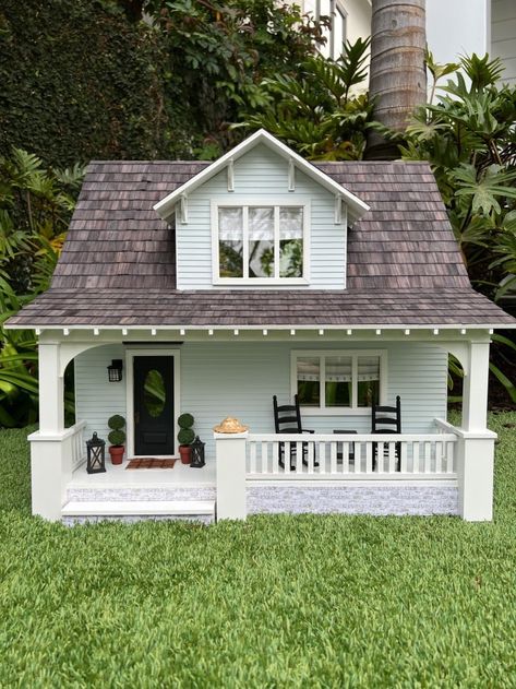 Beachside Bungalow Dollhouse Ideas, Beach House Dollhouse, Beach Bungalow Dollhouse, Beachside Bungalow Dollhouse Interior, Real Good Toys Dollhouse, Beach Bungalow Interior, Beachside Bungalow Dollhouse, Beach Bungalow Decor, Bungalow Dollhouse