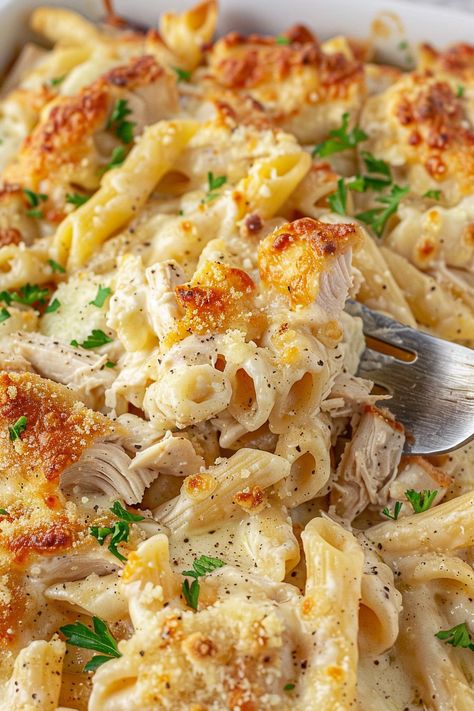 Garlic Parmesan Chicken Pasta Bake - a creamy, cheesy, easy-to-make dinner perfect for weeknights. Try this family favorite tonight! Chicken Recipes Pasta, Garlic Parmesan Chicken Pasta, Parmesan Chicken Pasta, Chicken Pasta Casserole, Garlic Chicken Pasta, Cheesy Chicken Pasta, Garlic Parmesan Pasta, Pasta Casserole Recipes, Chicken Parmesan Pasta