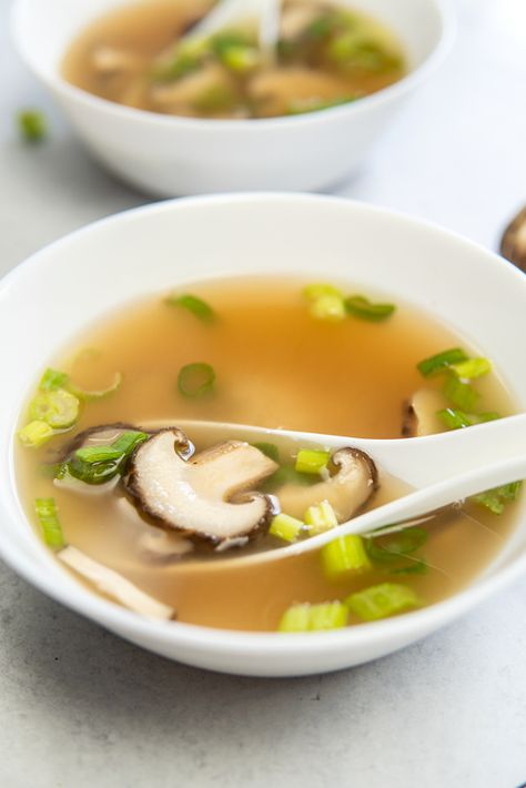 Homemade Miso Soup, Veggie Lunches, Homemade Miso, Soup With Mushrooms, Rethink Your Drink, Asian Soup Recipes, Miso Soup Recipe, Shiitake Mushrooms, Asian Soup