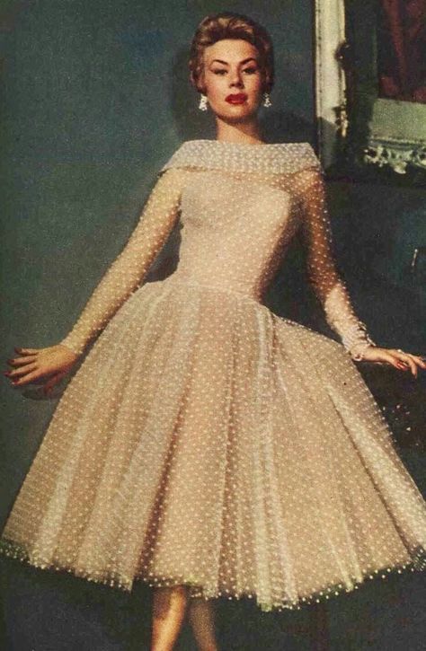 Edith Head Gowns, Edith Head Fashion, Mitzi Gaynor, 1960 Fashion, Edith Head, Hollywood Costume, Stunning Gowns, Vintage Couture, Vintage Gowns