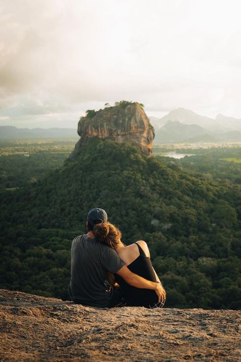 Pidurangala Rock Sri Lanka Sri Lanka Couple, Sri Lanka Instagram Pictures, Sunset Sri Lanka, Pidurangala Rock, Sri Lanka Photo Ideas, Sri Lanka Pictures, Sri Lanka Travel Photography, Couple Travel Photography, Bali Instagram