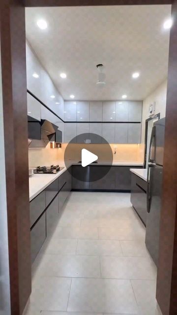 kishu gajjar on Instagram: "2mm acrylic glass modular kitchen interior designer Ahmedabad 🥰" 3 Side Kitchen Design, 8*11 Kitchen Design, Kitchen Door Glass Design, Kichan Tail Design, Kitchen Room Design Indian, Modular Kitchen Ideas Indian, Indian Modular Kitchen Interior, Interior Design Kitchen Small Indian, Small Modular Kitchen Ideas Indian