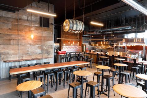 Brew Pub Design Ideas, Beer Bar Ideas, Taproom Ideas, Craft Beer Shop, Brewery Taproom, Brewery Ideas, Beer Factory, Brewery Bar, Tap House