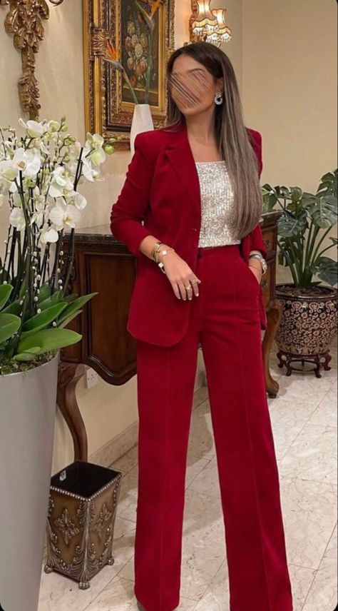 Formal Attire Women, Red Blazer Outfit, Formal Suits For Women, Shirt Maxi Dress, Blazer Outfits For Women, Classy Winter Outfits, Maxi Dress For Women, Stylish Blazer, Office Outfits Women