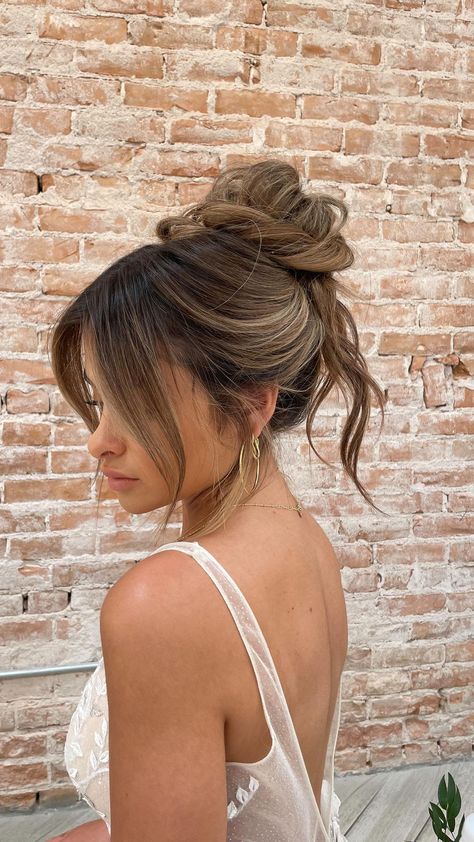 Check more at https://howcandothis.com/hairstyleideas/42769/ Hairby Chrissy, Tousled Updo, Bridesmaid Hair Inspo, Bridemaids Hairstyles, Instagram Hairstyles, Guest Hair, Bridesmaid Hair Makeup, Hoco Hair Ideas Down, Bridal Hair Updo