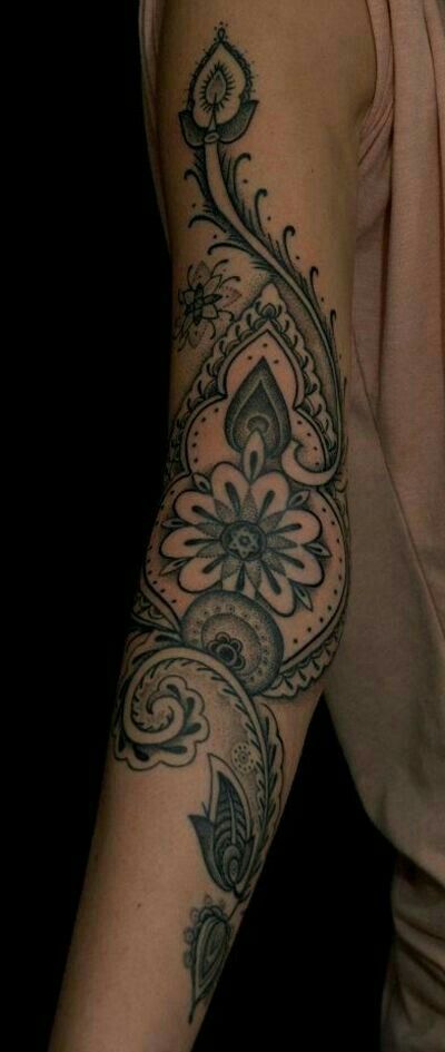 Nice tat Paisley Tattoo Design, Paisley Tattoos, Paisley Tattoo, Filipino Tattoos, Feminine Tattoo Sleeves, Small Forearm Tattoos, Forearm Tattoo Design, Clever Tattoos, Cool Forearm Tattoos