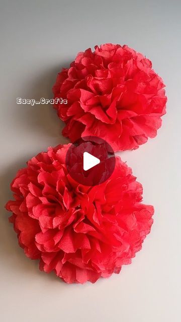 Napkin Flowers Diy, How To Make Flowers With Paper, How To Make A Paper Flower, How To Make Flowers Out Of Paper, Fabric Flowers Diy Easy, Easy Diy Flowers, Diy Flowers Paper, Paper Crafts Flowers, Napkin Flowers