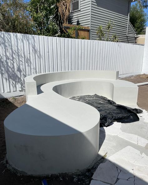 Leading Edge Rendering | Concrete Finish Bench Seat on this Northcote Project. #concrete #concretedesign #concreteconstruction #concretelife #concretedecor… | Instagram Floating Concrete Bench, Concrete Bench Seat, Landscape Details, Fireplace Outdoor, Cement Molds, Concrete Bench, Concrete Finish, Corner Garden, Concrete Design