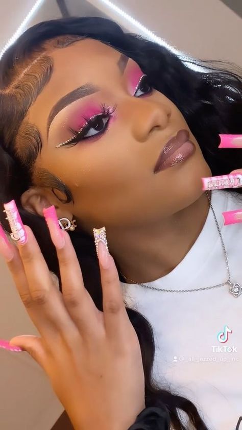 Rhinestones Makeup, Sweet 16 Makeup, Birthday Makeup Looks, Glitter Makeup Looks, Rhinestone Makeup, Prom Eye Makeup, Prom Makeup Looks, Cute Eye Makeup, Makeup For Black Skin