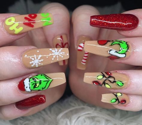 30 Grinch Nail Designs For Christmas In 2021. - honestlybecca Christmas Pedicure Ideas, Christmas Pedicure Ideas Toes, Christmas Nails Grinch, Winter Nail 2023, Grinch Nail Designs, Grinch Christmas Nails, Nail Designs For Christmas, Fly Nails, Christmas Nail Design