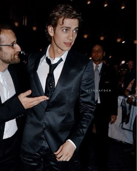 Hayden Christensen 90s, Lana Core, Anakin Vader, Star Wars Anakin, Aaron Warner, Star Wars Men, Hayden Christensen, Shatter Me, The Perfect Guy