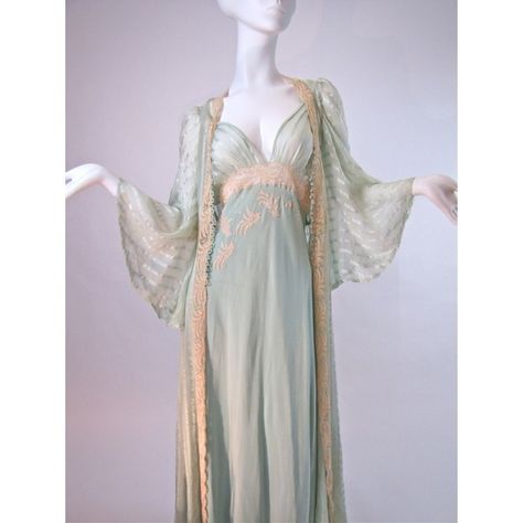 Gaun Abad Pertengahan, Nightgown And Robe, Bridal Trousseau, Goddess Athena, Peignoir Sets, Night Gowns, Lingerie Vintage, Vintage Nightgown, 1930s Fashion