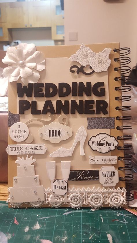 Wedding planner notebook Wedding Planner Notebook, Wedding Notebook, Planner Notebook, Notebook Planner, Father Of The Bride, Mother Of The Bride, Wedding Planner, Wedding Party, Place Card Holders