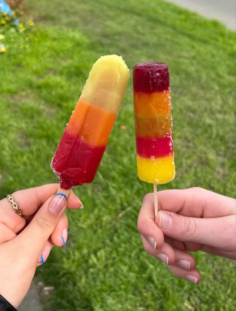 @erikaacorina #summer #ice #lollies #aesthetic #friends Summer Treats Aesthetic, Popsicle Summer Aesthetic, Ice Lollies Aesthetic, Ice Lolly Aesthetic, Lollies Aesthetic, Birthday Summer Ideas, Popsicles Aesthetic, Popsicle Aesthetic, Spike Cosplay