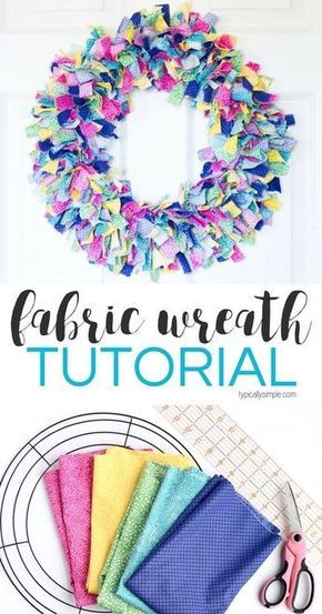 Fabric Wreath Tutorial, Rag Wreath Tutorial, Couronne Diy, Jeans Refashion, Fabric Crafts Diy, Wire Wreath Forms, Material Wreaths, Denim Apron, Fabric Wreath