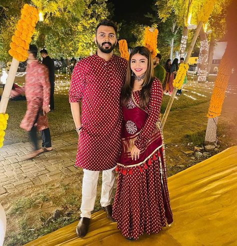 Couple Dresses, Wedding Matching Outfits, Dandiya Dress, Garba Outfit, Chaniya Choli Designs, Garba Dress, 2021 Outfits, Stylish Baby Girls, Navratri Dress