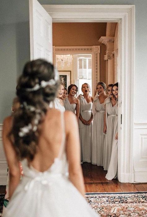 Bridal Shots The Bride Photo Ideas, Bridesmaid Poses, Bridesmaid Pictures, Bridesmaid Photoshoot, Wedding Portrait Poses, Bridesmaids Photos, Wedding Picture Poses, Wedding Photography Styles, Wedding Picture Ideas