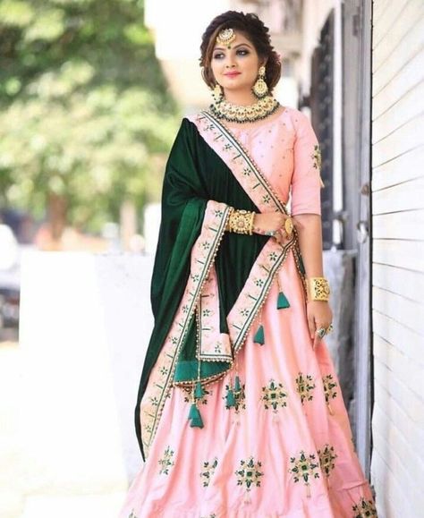 Grahsanti Outfit For Bride, Ethnic Lehenga, Choli Dress, Outfits Indian, Lehnga Dress, Lehenga Blouse Designs, Designer Bridal Lehenga, Green Lehenga, Choli Designs