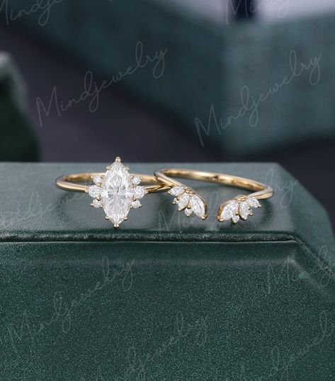 Marquise Engagement Ring Gold, Marquis Engagement Rings, Gold Cluster Engagement Ring, Cluster Engagement Ring Vintage, Marquise Moissanite Engagement Ring, Marquise Cut Rings, Vintage Gold Engagement Rings, Pretty Engagement Rings, Marquise Cut Engagement Ring