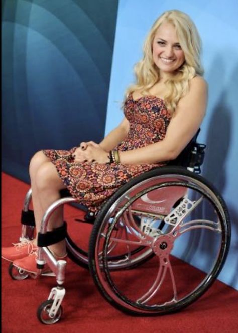 Ali Stroker, Wheelchair Fashion, Wheelchair Women, Mobility Aids, Wheelchair, Marvel, Actresses, Quick Saves, Beauty