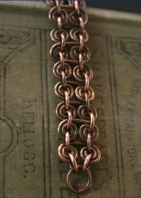 Antique Copper Link Bracelet, Copper Bike Link bracelet was first originally done in silver filled. Folder Bracelets: https://www.etsy.com/shop/TwistdbyDesign?section_id=14735018&ref=shopsection_leftnav_4 A Huge response so thought I would make it in copper. I think I love this copper Bike Chain Bracelet, Wire Jewelry Rings, Wire Jewelery, Chainmail Jewelry, Wire Wrapped Jewelry Diy, Wire Jewelry Making, Bijoux Fil Aluminium, Copper Wire Jewelry, Wire Jewelry Tutorial