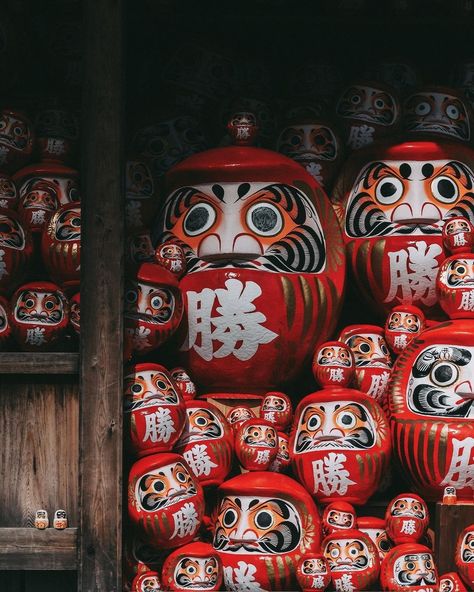 Japanese Talisman, Japanese Festival, Daruma Doll, Asian Inspiration, Japanese Folklore, The Zen, Japan Culture, Aesthetic Japan, Japan Photo