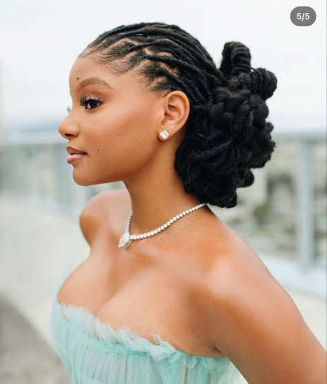 Halle Bailey, celebrity, celebrity makeup, black girl hairstyles, locs, black girl makeup, makeup, glam, black girl glam, award show, diamonds, it girl, black gurl luxury, luxury, soft life, soft aestheitc