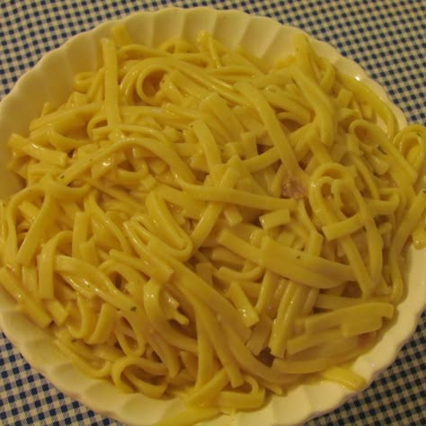 Amish Noodles, Ohio Amish Country, Pennsylvania Dutch Recipes, Amish Chicken, Amish Food, Amish Style, Mennonite Recipes, Pasta Sides, Chicken Base